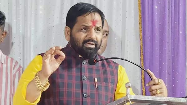 सर्वोच्च न्यायालयाचे निरीक्षण विधानसभा अध्यक्षांनी बदलले
