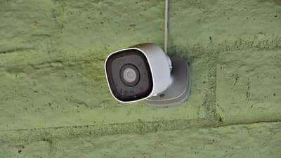 युट्युबरच्या घरातील सीसीटीव्ही हॅक, आई आणि बहिणीचे आक्षेपार्ह व्हिडीओ व्हायरल केले