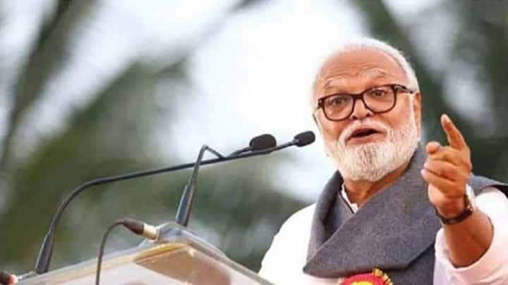 मैदान पाहायला गरीब लेकरं 200 मोटरगाड्या घेऊन मुंबईला गेले, हे सर्व गरीब ? छगन भुजबळ यांचा मनोज जरांगे यांच्यावर हल्ला मैदान पाहायला गरीब लेकरं 200 मोटरगाड्या घेऊन मुंबईला गेले, हे सर्व गरीब ? छगन भुजबळ यांचा मनोज जरांगे यांच्यावर हल्ला