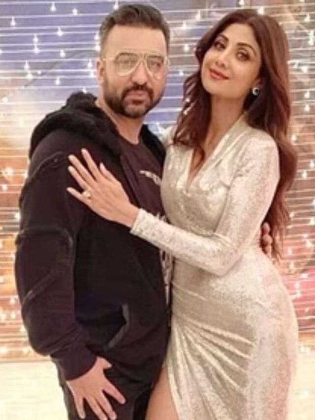 कोट्यवधी रुपयांची भेटवस्तू देणारी माणसं कोट्यवधी रुपयांची भेटवस्तू देणारी माणसं