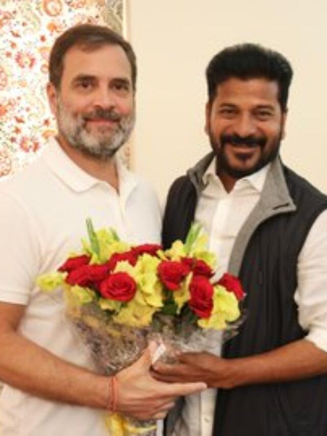 तेलंगणाच्या विजयाचे शिलेदार रेवंत रेड्डी; काँग्रेस हाय कमांडच्या भेटीला तेलंगणाच्या विजयाचे शिलेदार रेवंत रेड्डी; काँग्रेस हाय कमांडच्या भेटीला