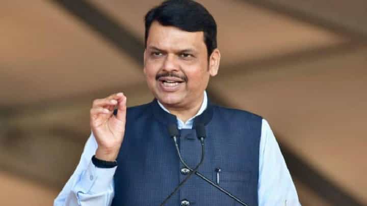 Maharashtra Corona : कोरोनानं पुन्हा डोकं वर काढलं, देवेंद्र फडणवीस यांची पहिली प्रतिक्रिया म्हणाले.... Maharashtra Corona : कोरोनानं पुन्हा डोकं वर काढलं, देवेंद्र फडणवीस यांची पहिली प्रतिक्रिया म्हणाले....