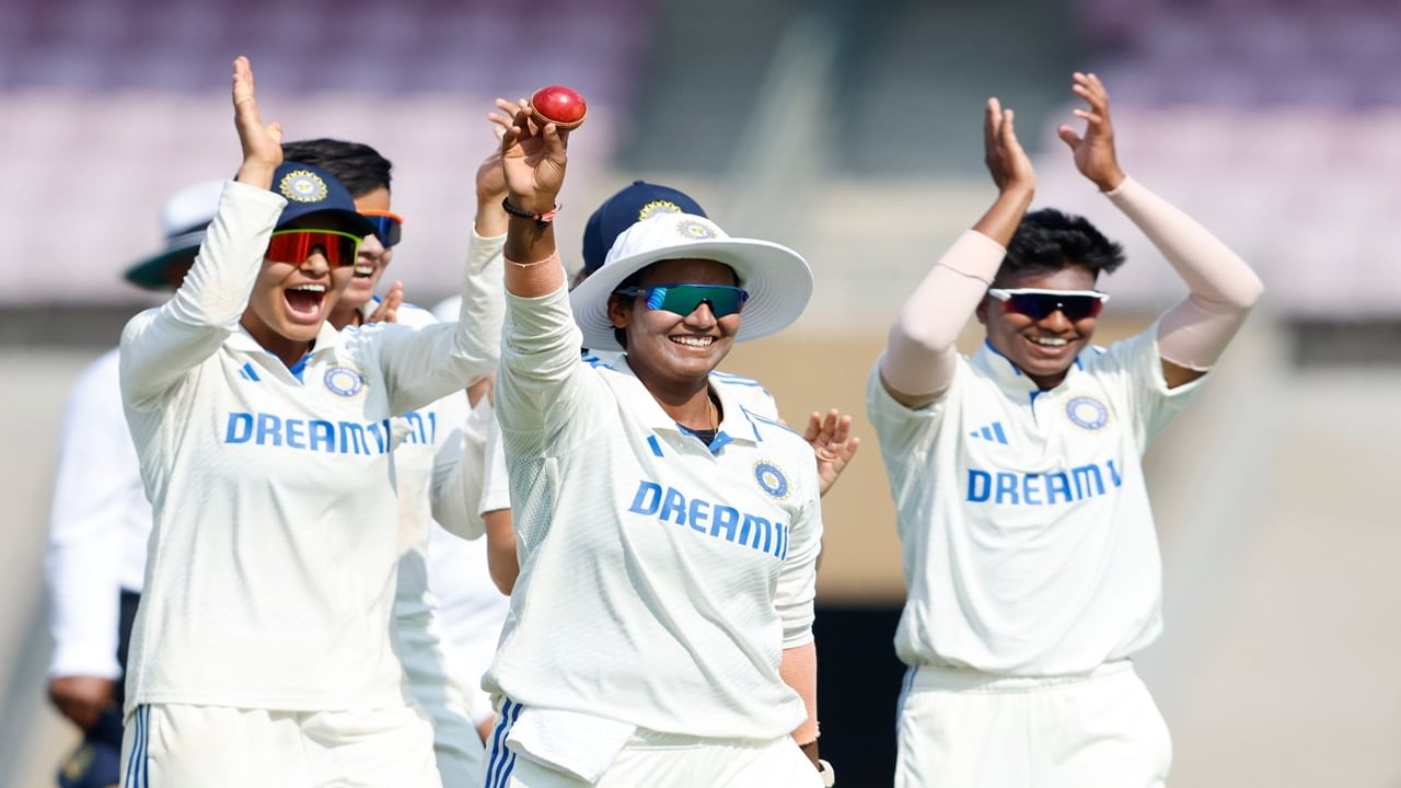 WIND vs WENG 1st Test | दीप्ती शर्माचा पंच, इंग्लंड 136 वर ऑलआऊट, टीम इंडियाला 292 धावांची आघाडी