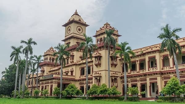 नोकरीच्या शोधात आहात मग फटाफट करा अर्ज. सरकारी नोकरी करण्याची मोठी संधी तुमच्याकडे आहे. विशेष म्हणजे तब्बल 258 पदांसाठी भरती प्रक्रिया सुरू आहे.