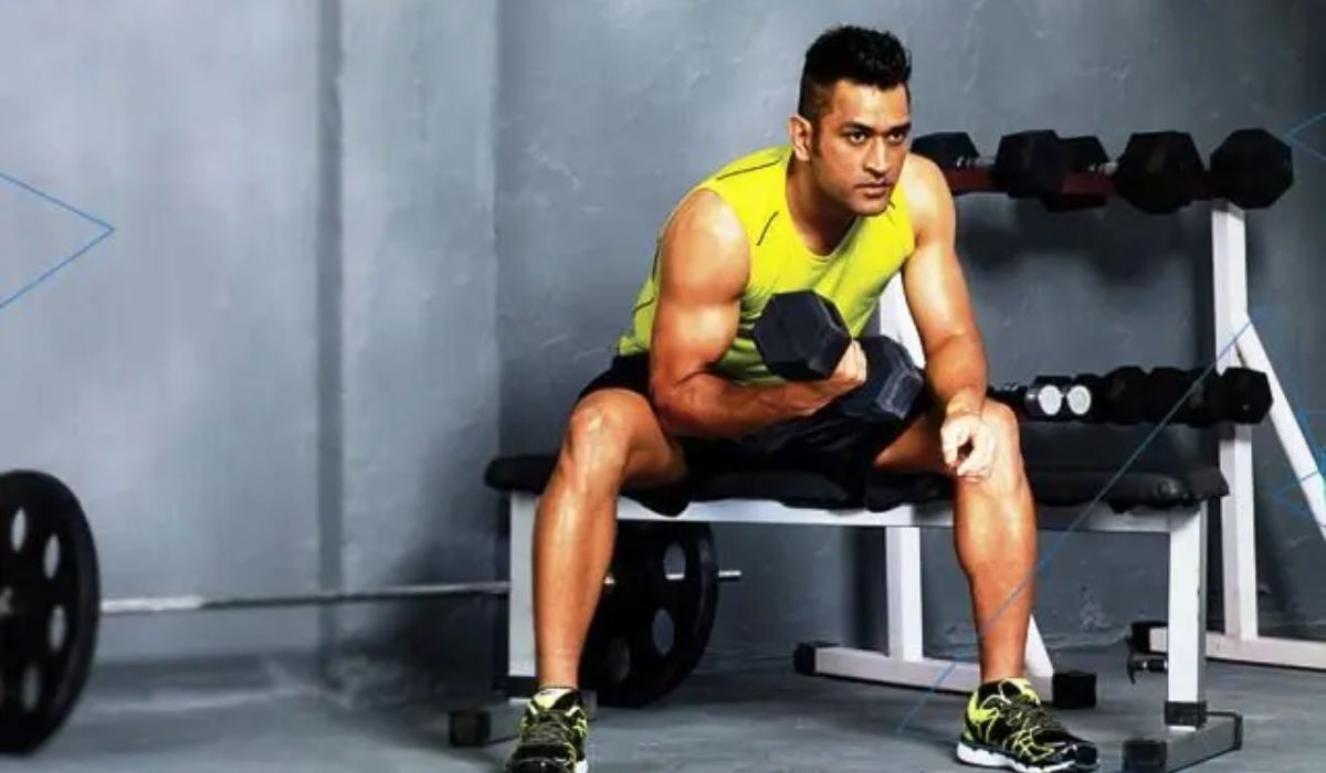 MS Dhoni Diet: काय आहे धोनीचे फिटनेस सिक्रेट, पाहा कसा ठेवतो स्वत:ला फीट