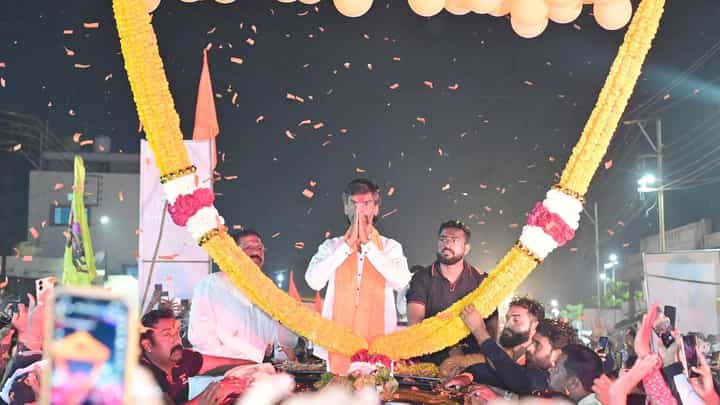 सरकारला दिलेलं अल्टिमेटम संपण्यापूर्वी बीडमध्ये जरांगे पाटलांची इशारा सभा, कशी असणार सभेची तयारी? सरकारला दिलेलं अल्टिमेटम संपण्यापूर्वी बीडमध्ये जरांगे पाटलांची इशारा सभा, कशी असणार सभेची तयारी?