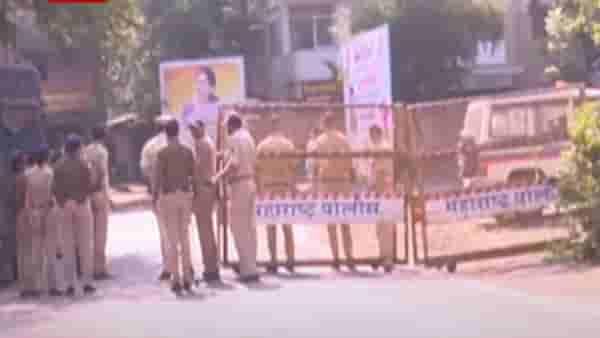 Onion Export : भारती पवार यांच्या घराबाहेर ‘डेरा डालो’ आंदोलन, शेतकऱ्यांची मागणी काय?