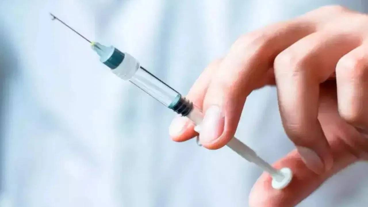 एक इंजेक्शन दिलं आणि अवघ्या दोन मिनिटांत दोघांचा मृत्यू; काय घडलं?; कुठे घडली घटना? एक इंजेक्शन दिलं आणि अवघ्या दोन मिनिटांत दोघांचा मृत्यू; काय घडलं?; कुठे घडली घटना?