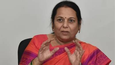 बकरी सारखं मैं-मैं करणाऱ्या नीलम गोऱ्हे यांनी कमीच बोलावं, महिला खासदारानं दिला सल्ला