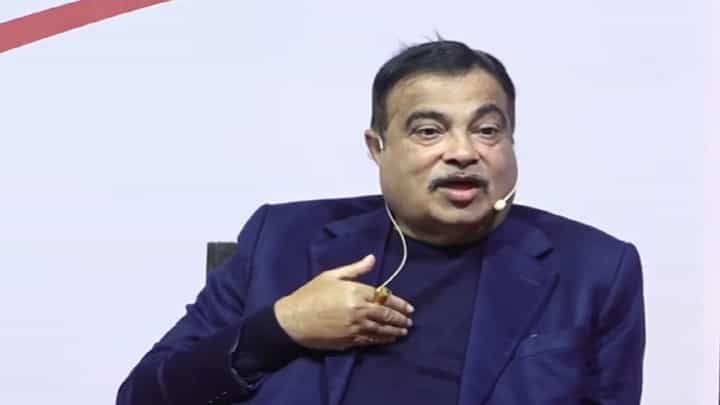 राजकीय पक्ष आणि विचारांचा... सध्याच्या राजकीय परिस्थितीवरून नितीन गडकरी यांच्या कानपिचक्या राजकीय पक्ष आणि विचारांचा... सध्याच्या राजकीय परिस्थितीवरून नितीन गडकरी यांच्या कानपिचक्या
