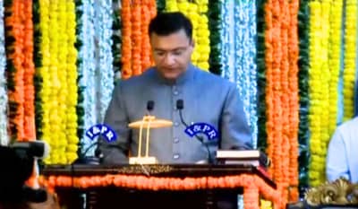 अकबरुद्दीन ओवेसी बनले विधासभेचे प्रोटेम स्पीकर, भाजप आमदारांचा शपथ घेण्यास नकार