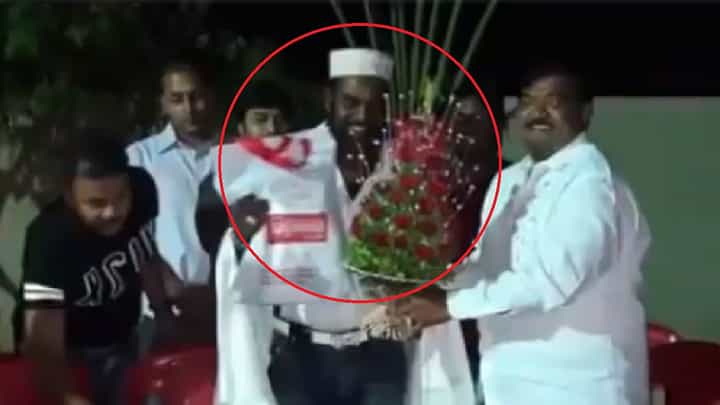 Salim Kutta : कोण आहेत सलीम कुत्ता? ज्याच्यासोबत आहे ठाकरे गटातील नेत्याचं कनेक्शन? Salim Kutta : कोण आहेत सलीम कुत्ता? ज्याच्यासोबत आहे ठाकरे गटातील नेत्याचं कनेक्शन?