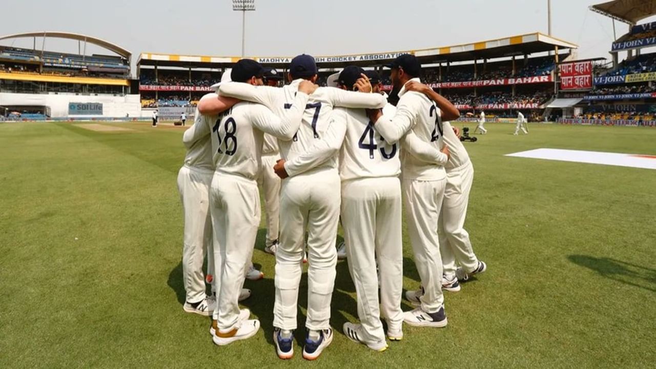बीसीसीआयने दक्षिण आफ्रिका दौऱ्यासाठी टीम इंडियाची घोषणा केली. बीसीसीआयने 6 खेळाडूंची कसोटी मालिकेसाठी निवड केली नाही. त्यामुळे त्या 6 खेळाडूंच्या टेस्ट करिअरला ब्रेक लागल्याचं म्हटलं जात आहे.  ते कोण आहेत, आपण जाणून घेऊयात.