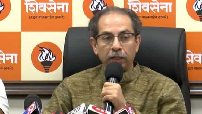 धारावीकरांना 500 चौरस फुटाचे घर द्या; उद्धव ठाकरे यांची मागणी