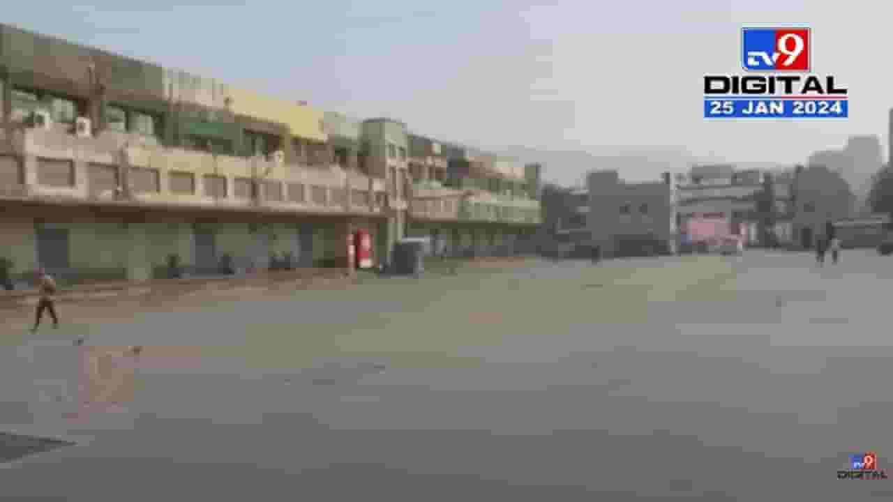 नवी मुंबईच्या APMC मध्ये मनोज जरांगे पाटील यांची विराट सभा, मार्केटमध्ये शुकशुकाट नवी मुंबईच्या APMC मध्ये मनोज जरांगे पाटील यांची विराट सभा, मार्केटमध्ये शुकशुकाट