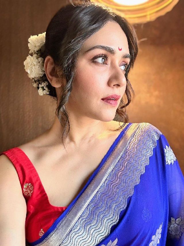 Amruta Khanvilkar Beautiful In Saree