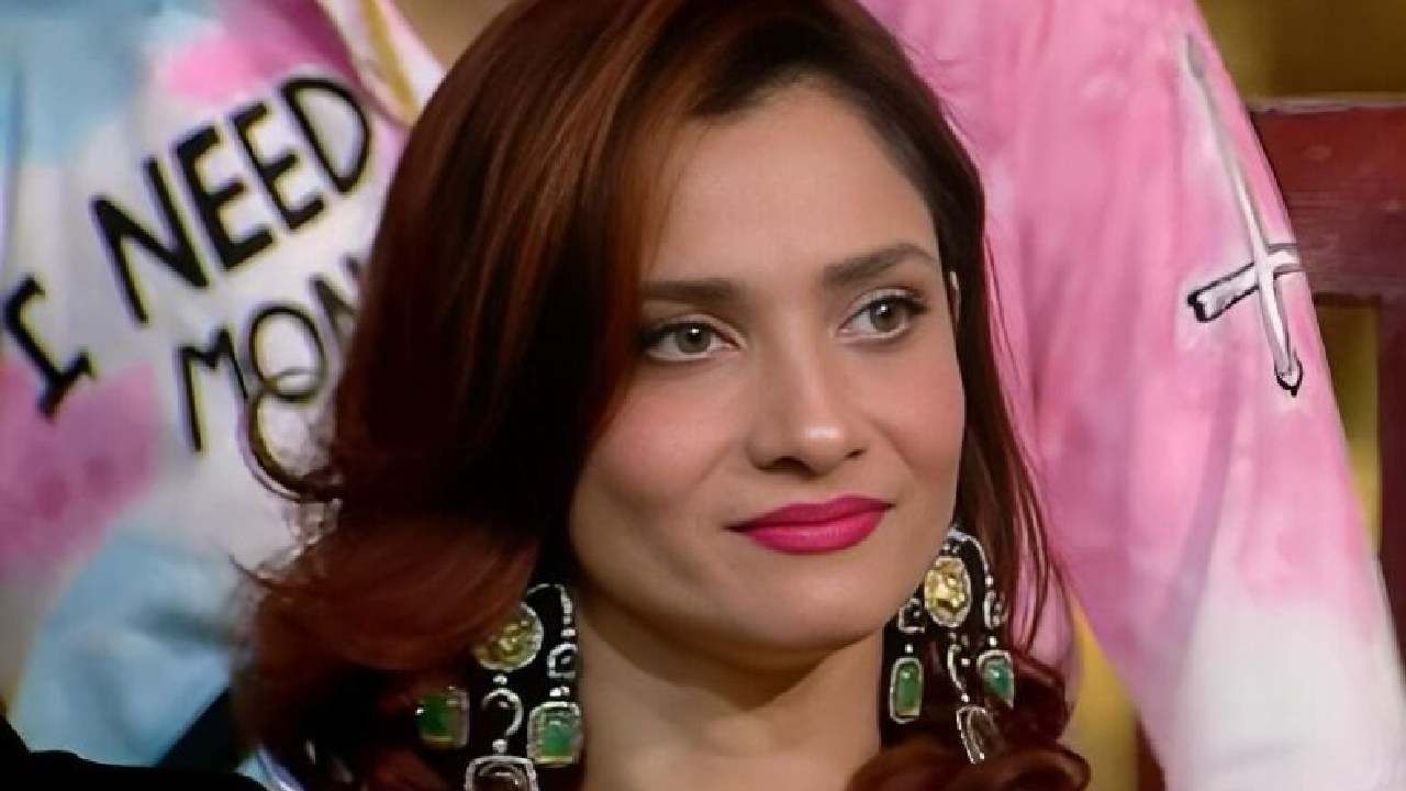 'बिग बॉस 17'च्या ग्रँड फिनालेआधी अंकिता लोखंडेला मोठा झटका; चाहत्यांच्या वोटिंगने पलटवला खेळ 'बिग बॉस 17'च्या ग्रँड फिनालेआधी अंकिता लोखंडेला मोठा झटका; चाहत्यांच्या वोटिंगने पलटवला खेळ