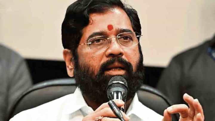 मनोज जरांगे मुंबईच्या वेशीवर, भगवी लाट कधीही येणार... अन् मुख्यमंत्री म्हणतात, सरकार अजूनही.. मनोज जरांगे मुंबईच्या वेशीवर, भगवी लाट कधीही येणार... अन् मुख्यमंत्री म्हणतात, सरकार अजूनही..