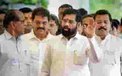 Shiv Sena Mla Disqualification Decision : खरी शिवसेना शिंदेचीच, कोणते १६ आमदार पात्र? बघा यादी Shiv Sena Mla Disqualification Decision : खरी शिवसेना शिंदेचीच, कोणते १६ आमदार पात्र? बघा यादी