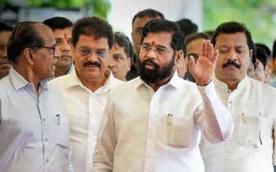 Shiv Sena Mla Disqualification Decision : खरी शिवसेना शिंदेचीच, कोणते १६ आमदार पात्र? बघा यादी Shiv Sena Mla Disqualification Decision : खरी शिवसेना शिंदेचीच, कोणते १६ आमदार पात्र? बघा यादी