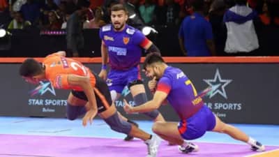Pro Kabaddi 2023-24 : प्रो कब्बडी लीगमध्ये 12 संघात प्लेऑफसाठी जोरदार चुरस, दिल्ली दबंग जोमात पण यु मुंबा कोमात