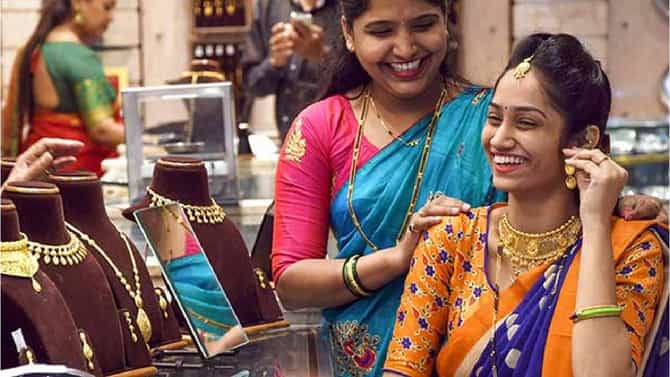 Gold Silver Rate Today | सोने-चांदीची उडाली घसरगुंडी! ग्राहकांची सराफा बाजारात तुफान गर्दी