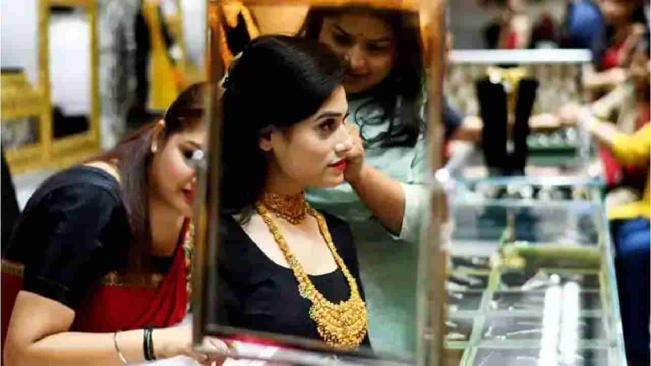 Gold Silver Rate Today : वर्षभरात सोने-चांदीने केले मालामाल; फायद्यात राहिले गुंतवणूकदार, असा आहे सोने-चांदीचा भाव