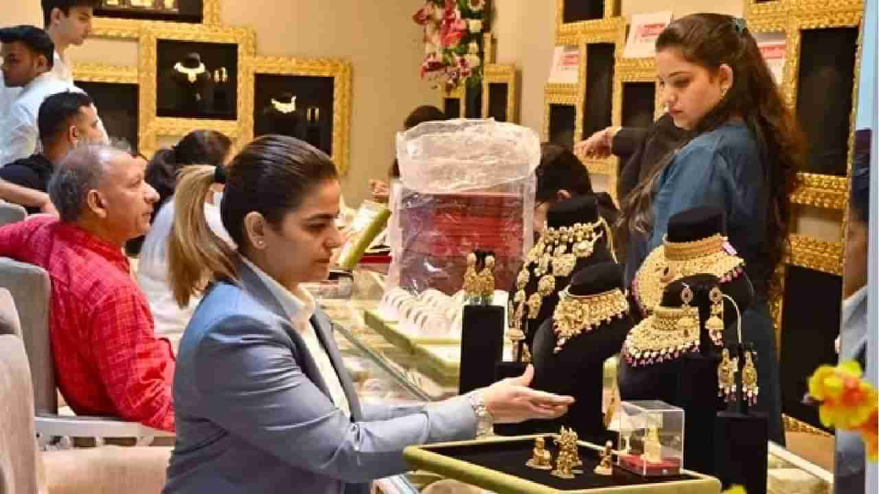 Gold Silver Rate Today | सोने झाले स्वस्त, तर चांदी झाली महाग; किंमतीतील अपडेट काय