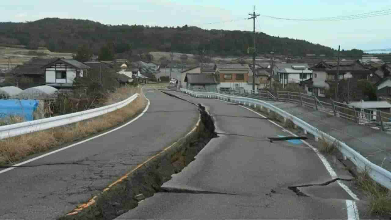 Japan earthquake | अरे बापरे, 7 तासात 60 झटके, जापानमधील भूकंप कुठल्या मोठ्या महाविनाशाचे संकेत तर नाही ना?