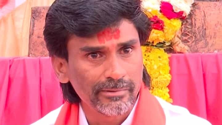 मनोज जरांगे पाटील यांच्या जेवणात जुलाबाचं औषध टाकलं जाऊ शकतं, कुणी व्यक्त केली मोठी शंका? मनोज जरांगे पाटील यांच्या जेवणात जुलाबाचं औषध टाकलं जाऊ शकतं, कुणी व्यक्त केली मोठी शंका?