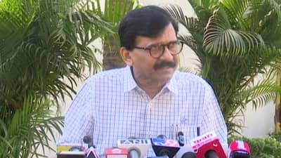 एका जागेसाठी मोदी लक्षद्विपला गेले, पण ते मणिपूरला जाऊ शकत नाहीत; संजय राऊत यांची खरमरीत  टीका