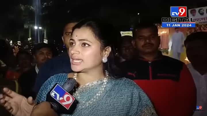 सकाळी पोपटासारखं बोलणाऱ्यांचं..., अपात्रतेच्या निकालावर नवनीत राणा काय म्हणाल्या? सकाळी पोपटासारखं बोलणाऱ्यांचं..., अपात्रतेच्या निकालावर नवनीत राणा काय म्हणाल्या?
