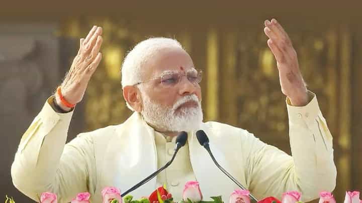 पंतप्रधान पुन्हा एकदा महाराष्ट्र दौऱ्यावर; नाशिक, मुंबई अन् सोलापूरनंतर आता कुठं असणार नरेंद्र मोदी? पंतप्रधान पुन्हा एकदा महाराष्ट्र दौऱ्यावर; नाशिक, मुंबई अन् सोलापूरनंतर आता कुठं असणार नरेंद्र मोदी?