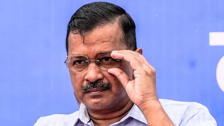 दिल्लीचे मुख्यमंत्री अरविंद केजरीवाल यांना अटक, ईडीनं घेतलं ताब्यात दिल्लीचे मुख्यमंत्री अरविंद केजरीवाल यांना अटक, ईडीनं घेतलं ताब्यात