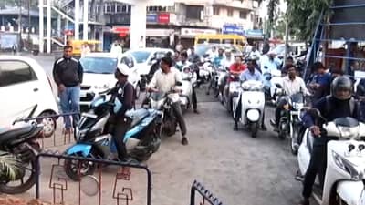 मोठा दिलासा, इंधन टँकर चालकांचा संप मिटला, १२ जिल्ह्यांत संपाचा परिणाम