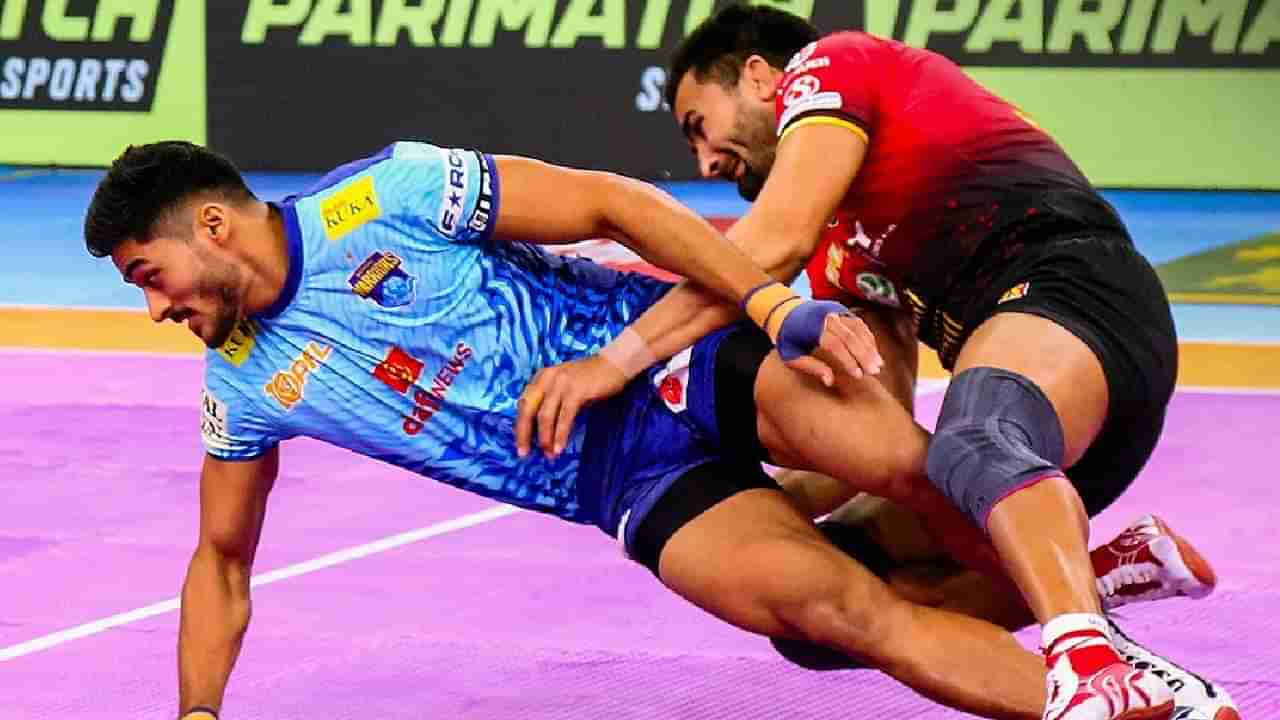 Pro Kabaddi 2024 : लीगमध्ये अजूनही 12 संघांना सुपर सिक्समध्ये पोहोचण्याची संधी, यु मुंबा आणि तेलुगु टायटन्सला करावं लागेल असं