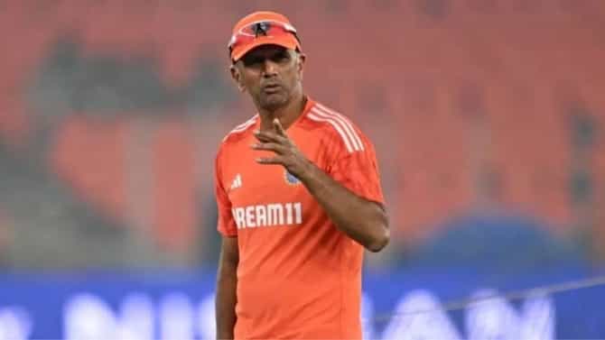 IND vs SA | पहिल्या कसोटीतील पराभवानंतर राहुल द्रविड Action मोडमध्ये, कुठल्या दोन प्लेयरना दिला खास गुरूमंत्र?