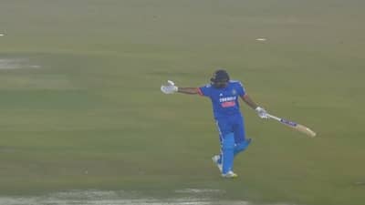 IND vs AFG | रोहित शर्मा रन आऊट झाल्याने संतापला, भर मैदानात शुबमनला शिव्या?