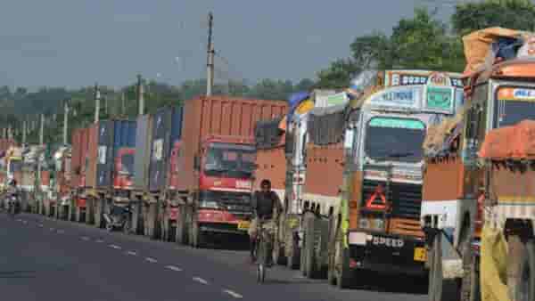 Truck Driver Strike | नव्या कायद्यात असं काय की ट्रक ड्रायव्हर थेट संपावरच अडले
