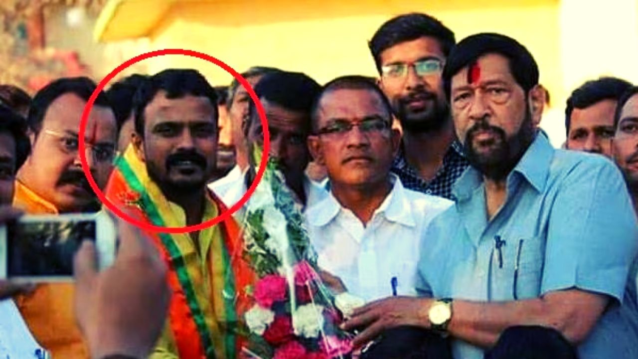 विठ्ठल शेलार याच्यावर 2014 साली मोक्का अंतर्गत कारवाई करण्यात आली होती. जेलमधून  तो जामीनावर बाहेर आला होता. त्यानंतर 2017 साली भाजप आमदार गिरीष बापट यांच्या उपस्थितीमध्ये त्याने भाजपमध्ये प्रवेश केला होता. 