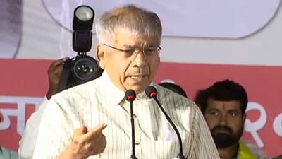 मोदींचा 11 दिवस उपवास, प्रकाश आंबेडकर यांचा टोला; म्हणाले, उपवासाच्या थिअरीत...