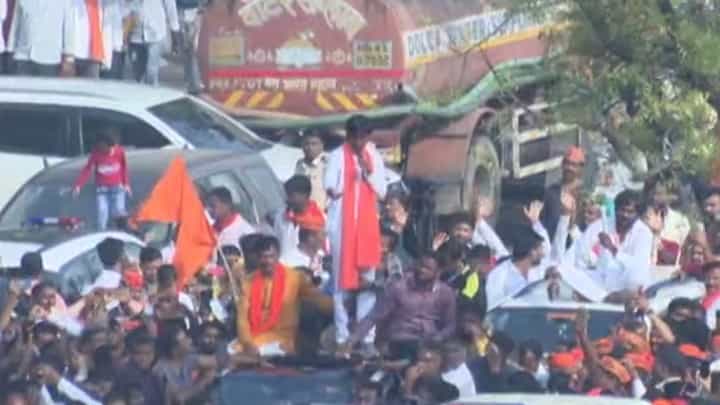 Maratha protest mumbai: मुख्यमंत्री एकनाथ शिंदे जरांगेंचं उपोषण सोडवणार Maratha protest mumbai: मुख्यमंत्री एकनाथ शिंदे जरांगेंचं उपोषण सोडवणार