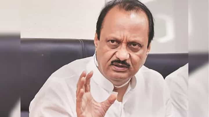 'दाटीवाटी'च्या 'त्या' व्हिडीओवरून अजितदादांचं विरोधकांना खोचक प्रत्युत्तर; आम्ही दाटीवाटीनं बसू, पण... 'दाटीवाटी'च्या 'त्या' व्हिडीओवरून अजितदादांचं विरोधकांना खोचक प्रत्युत्तर; आम्ही दाटीवाटीनं बसू, पण...