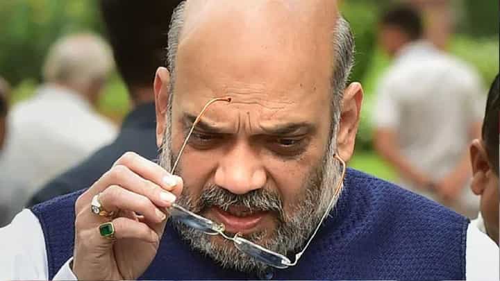 जय शाहाला बॉलिंग, बॅटिंग तरी येते का? अमित शाह यांच्या 'त्या' टीकेवरून काँग्रेस नेत्याचा हल्लाबोल जय शाहाला बॉलिंग, बॅटिंग तरी येते का? अमित शाह यांच्या 'त्या' टीकेवरून काँग्रेस नेत्याचा हल्लाबोल