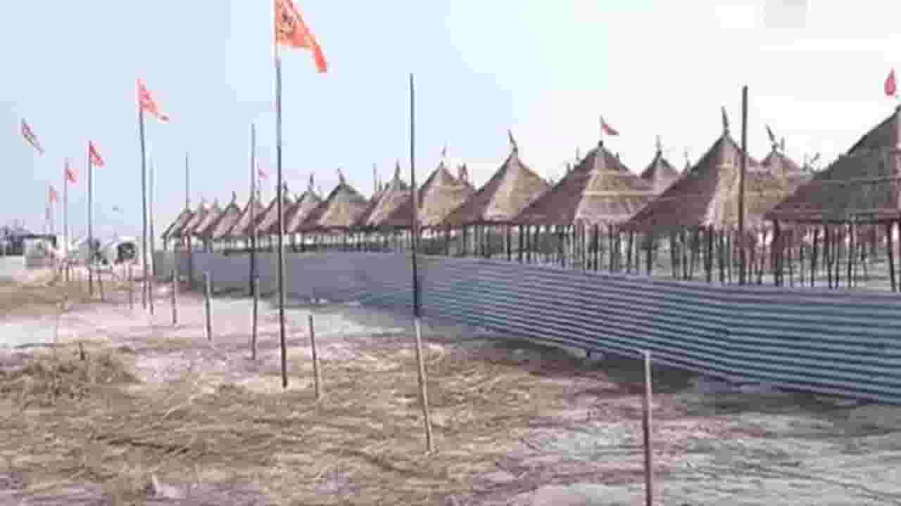 अयोध्येतील शरयू नदीच्या तीरावर जंगी तयारी, १००८ शिवलिंगासह १०० कुंडात होणार महायज्ञ अयोध्येतील शरयू नदीच्या तीरावर जंगी तयारी, १००८ शिवलिंगासह १०० कुंडात होणार महायज्ञ