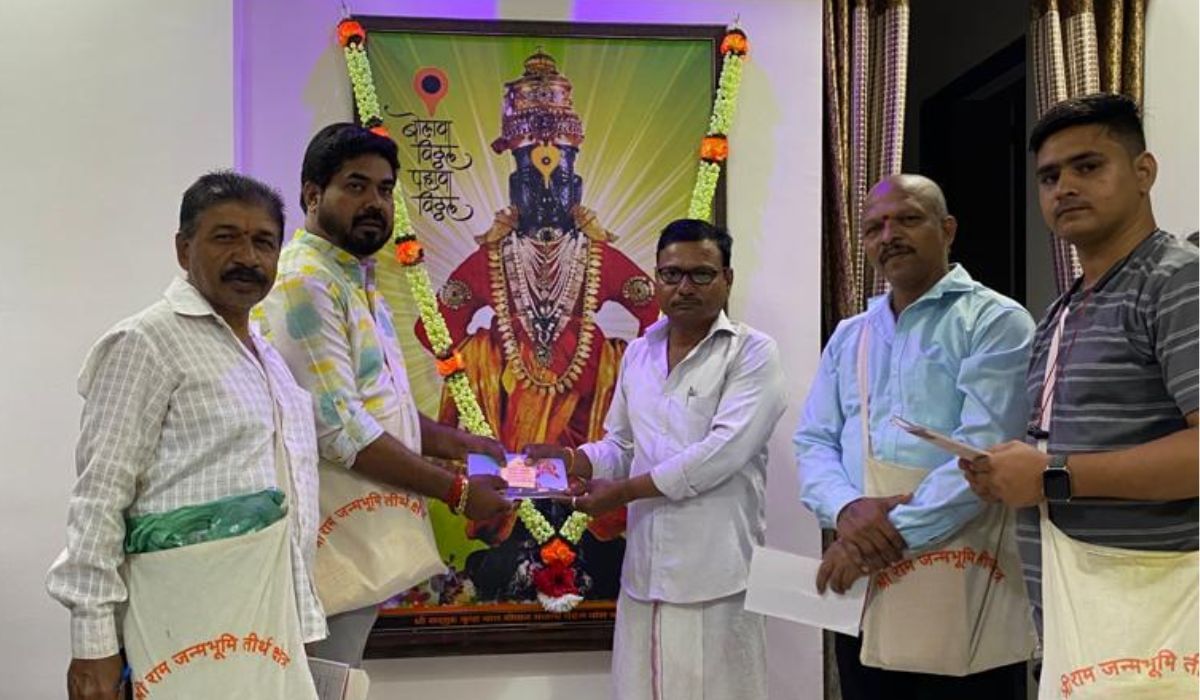 Ram Mandir : अयोध्येतून आलेल्या अक्षता तुम्हाला ही मिळाल्या का? जाणून घ्या त्याचं काय करायचं Ram Mandir : अयोध्येतून आलेल्या अक्षता तुम्हाला ही मिळाल्या का? जाणून घ्या त्याचं काय करायचं