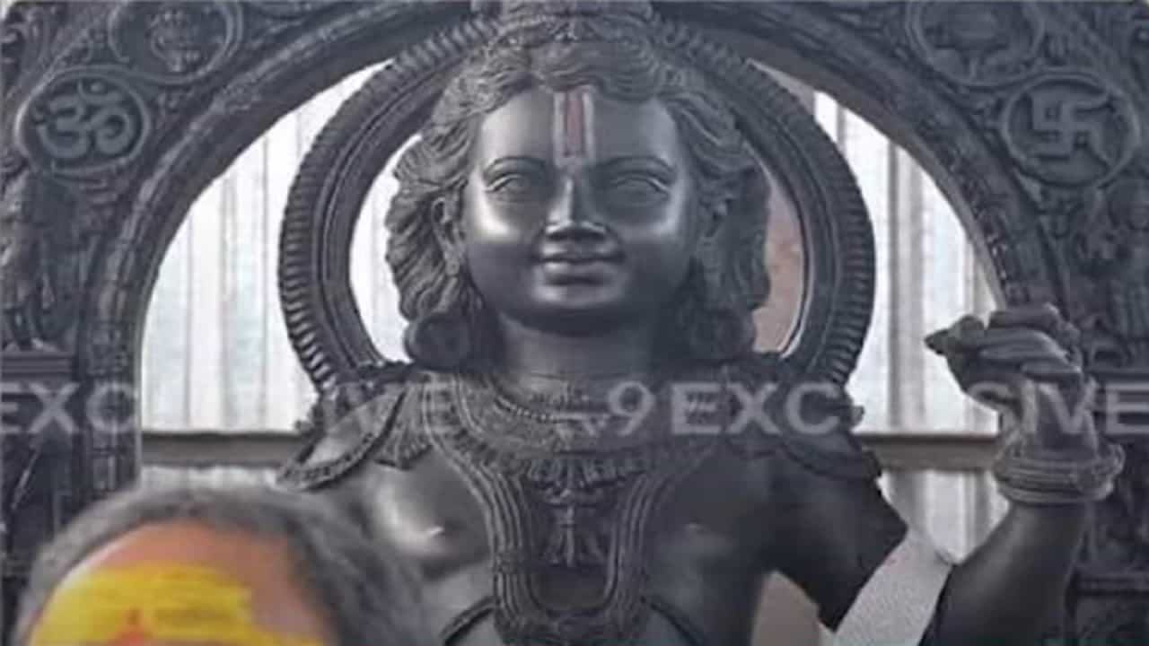 लोकाभिरामं श्रीरामं भूयो नमाम्यहम्... अयोध्येतील रामलल्लाच्या मूर्तीचं घ्या tv9 वर मुखदर्शन लोकाभिरामं श्रीरामं भूयो नमाम्यहम्... अयोध्येतील रामलल्लाच्या मूर्तीचं घ्या tv9 वर मुखदर्शन