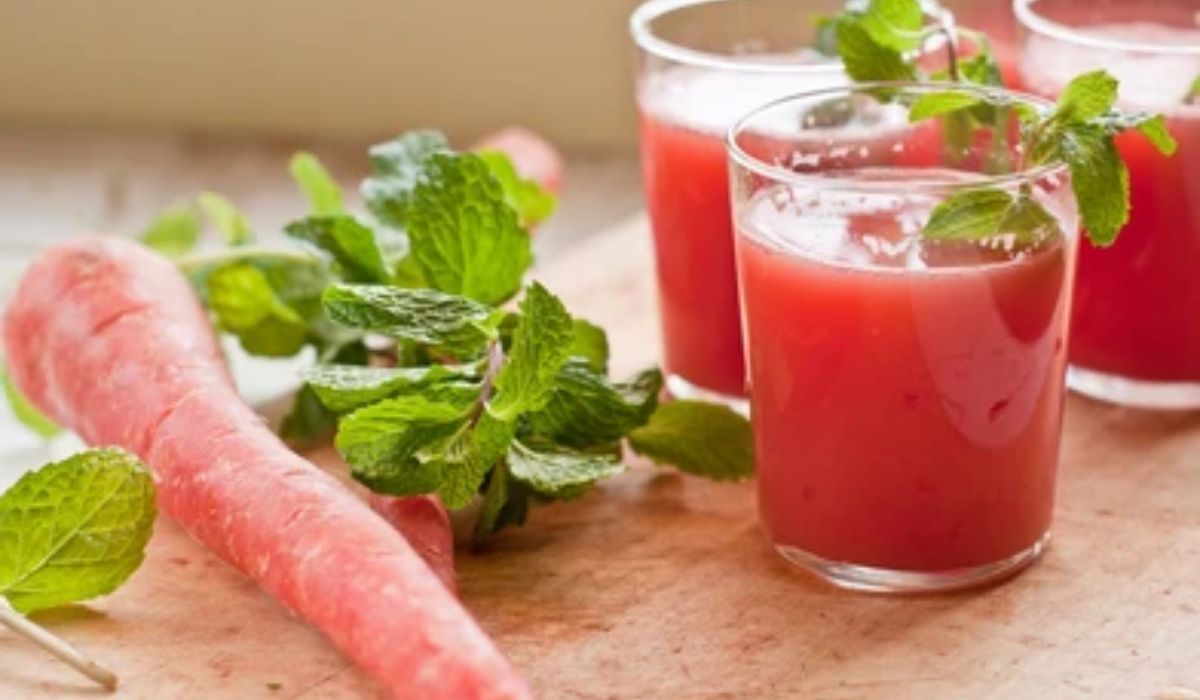 carrot juice benefits : सकाळी असा बनवा गाजरचा ज्युस, कोलेस्ट्रॉल होईल कमी carrot juice benefits : सकाळी असा बनवा गाजरचा ज्युस, कोलेस्ट्रॉल होईल कमी