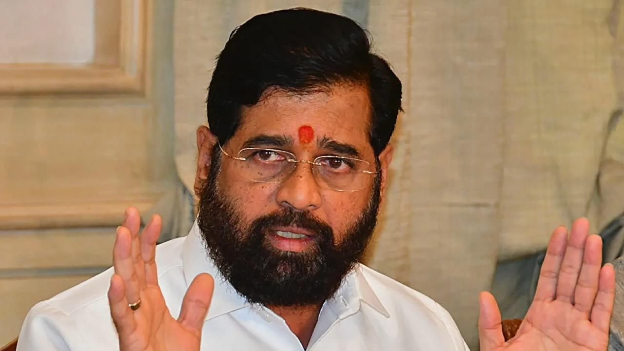 मोदींसमोर एकनाथ शिंदे भर मंचावर कुणावर बरसले? मुख्यमंत्र्यांकडून 2024 च्या निवडणुकीनंतर राजकारणात भूकंपाचे संकेत मोदींसमोर एकनाथ शिंदे भर मंचावर कुणावर बरसले? मुख्यमंत्र्यांकडून 2024 च्या निवडणुकीनंतर राजकारणात भूकंपाचे संकेत