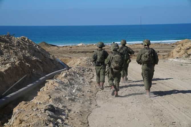 Israel Gaza War | इस्रायली सैनिकांनी वापरली अनोखी ट्रीक, हमासचे अतिरेकी लपलेल्या भुयारात भरले समुद्राचं पाणी